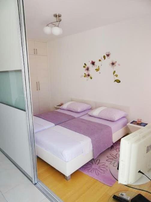Apartment Small Pearl Split Exterior photo