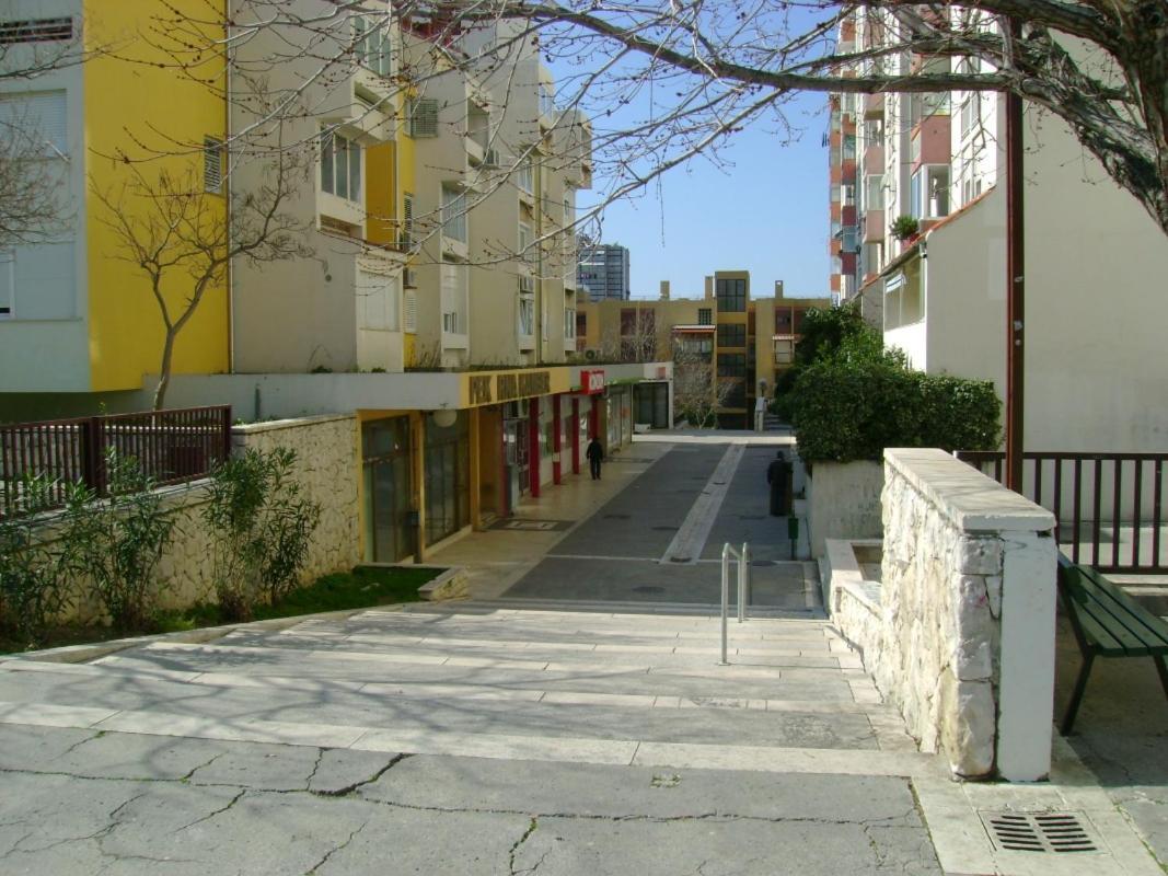 Apartment Small Pearl Split Exterior photo
